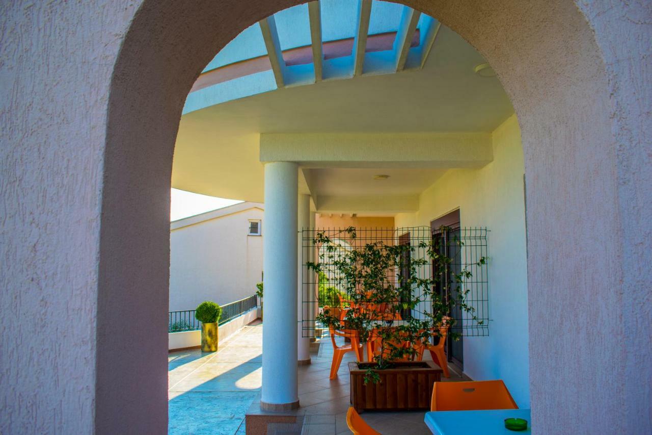 Apartments Kan Ulcinj Exterior photo