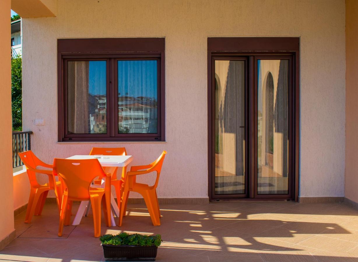 Apartments Kan Ulcinj Exterior photo